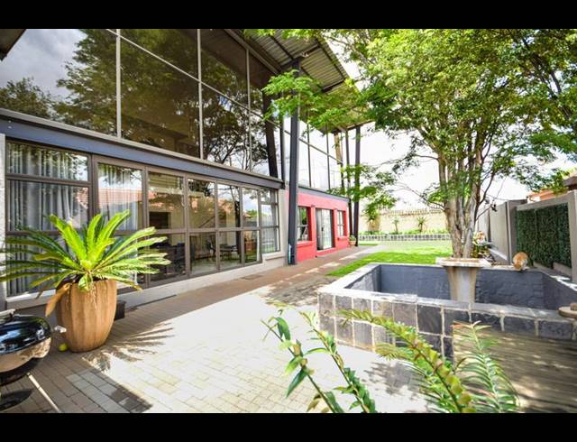 4 BEDROOM HOUSE FOR SALE IN MIDSTREAM ESTATE